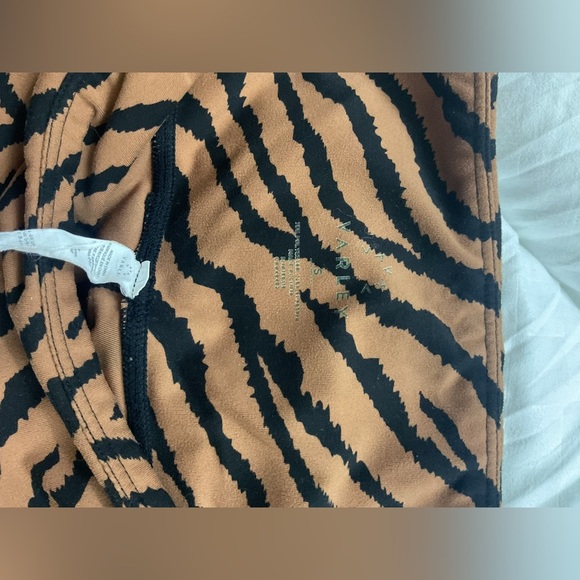 Varley Zebra Print Leggings - Picture 5 of 5